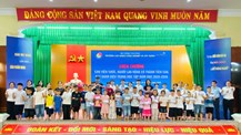 Biểu dương thành tích học tập của con đoàn viê, viên chức, người lao động năm học 2025 - 2026